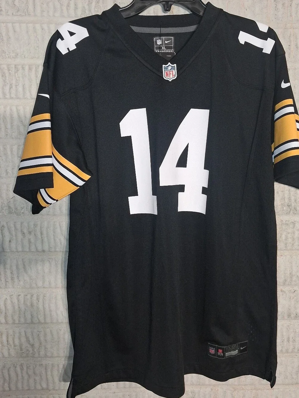 Nike Pittsburgh Steelers #14 George Pickens Jersy In A Yoith Size XL. NWT